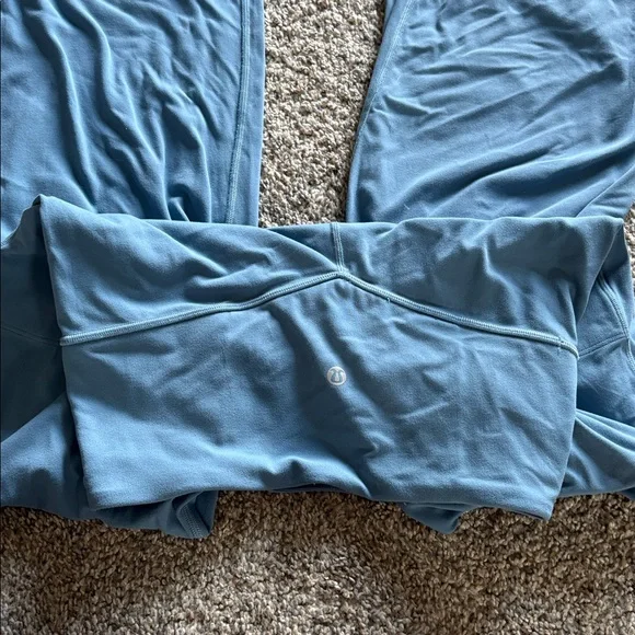 Blue Lululemon wide leg athletic pants. Size 4 - Picture 4 of 4